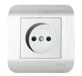 Розетка LUXAR Deco с/у без з/к серебро с рифленой рамкой, 250В 10А (10.020.03) - фото - 1